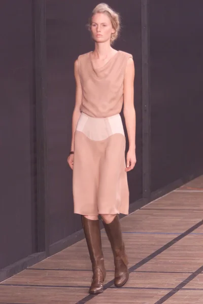 Look 3